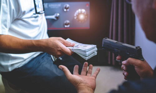 ROBBERY RESPONSE & DEALING WITH AGGRESSIVE CUSTOMERS